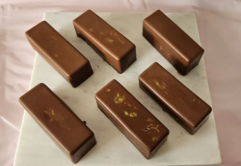 Gevulde chocoladeblokken in Dubai Style met pistache